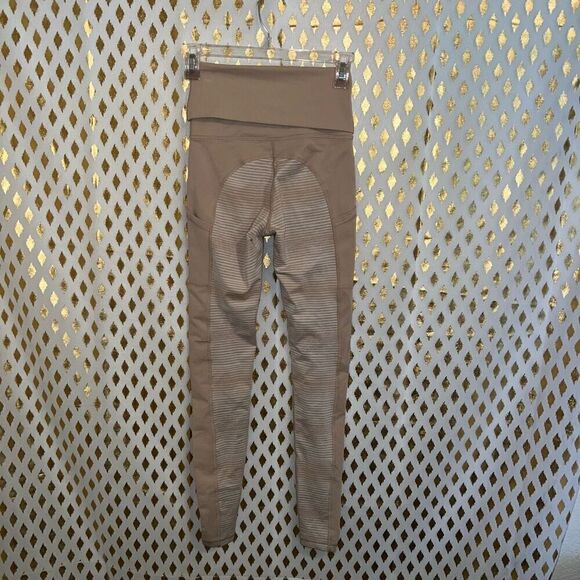 NWOT Offline by Aerie fold over hi rise leggings hugger nude tan size XS - Picture 3 of 6